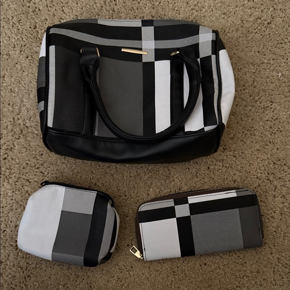 Stylish Black and White Women's Bag Set